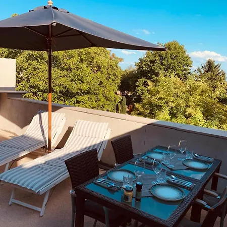 Сasa de vacaciones Für 8 Pers Mit 4 Apartments, 2xsauna, Dampfbad, Dachterrasse, Weinkeller, 1a-lage *
