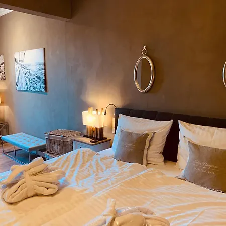 Сasa de vacaciones Für 8 Pers Mit 4 Apartments, 2xsauna, Dampfbad, Dachterrasse, Weinkeller, 1a-lage *
