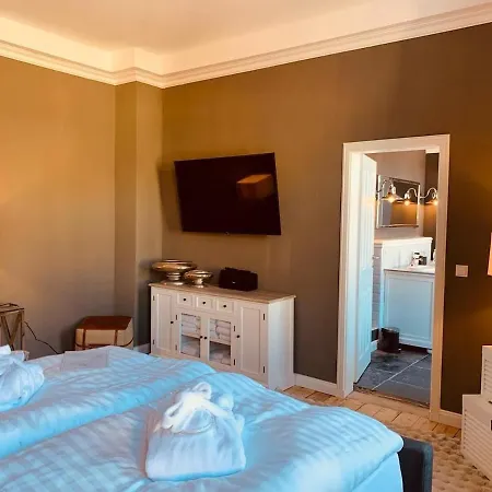 Сasa de vacaciones Für 8 Pers Mit 4 Apartments, 2xsauna, Dampfbad, Dachterrasse, Weinkeller, 1a-lage