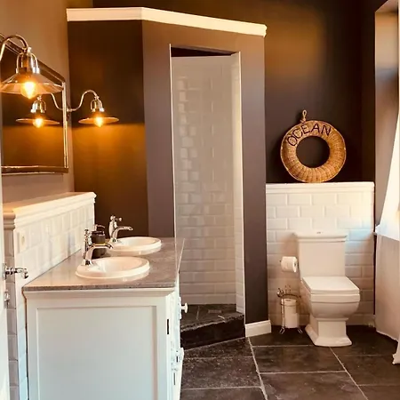 Für 8 Pers Mit 4 Apartments, 2xsauna, Dampfbad, Dachterrasse, Weinkeller, 1a-lage * Freinsheim
