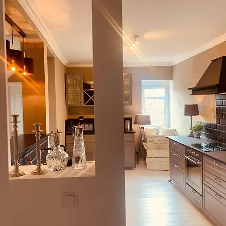 Für 8 Pers Mit 4 Apartments, 2xsauna, Dampfbad, Dachterrasse, Weinkeller, 1a-lage Freinsheim