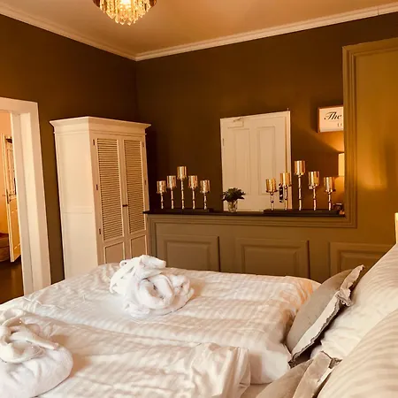 Für 8 Pers Mit 4 Apartments, 2xsauna, Dampfbad, Dachterrasse, Weinkeller, 1a-lage * Freinsheim
