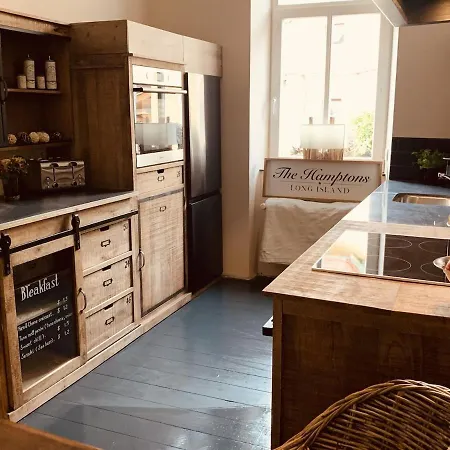 Für 8 Pers Mit 4 Apartments, 2xsauna, Dampfbad, Dachterrasse, Weinkeller, 1a-lage Сasa de vacaciones