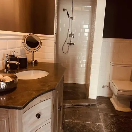 Für 8 Pers Mit 4 Apartments, 2xsauna, Dampfbad, Dachterrasse, Weinkeller, 1a-lage Сasa de vacaciones