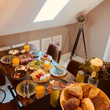 Für 8 Pers Mit 4 Apartments, 2xsauna, Dampfbad, Dachterrasse, Weinkeller, 1a-lage * Freinsheim