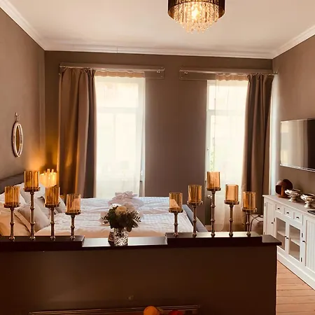 Für 8 Pers Mit 4 Apartments, 2xsauna, Dampfbad, Dachterrasse, Weinkeller, 1a-lage * Freinsheim